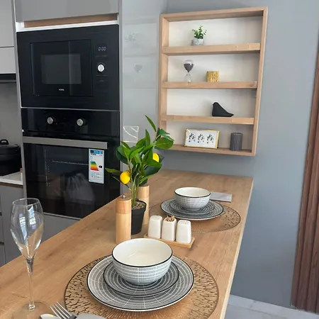 Elegant Ground Floor *